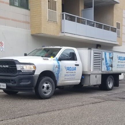 Drain cleaning truck